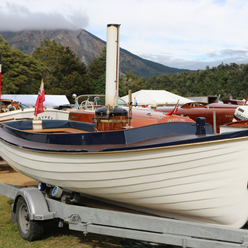 antique boat at antique boatshow