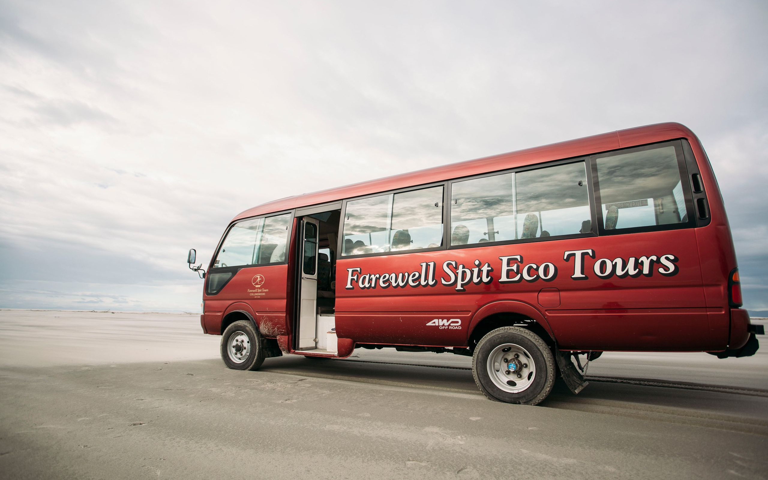 Farwell Spit Tours bus